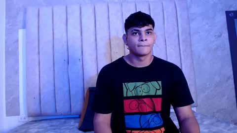 nicole_and_thiago online show from February 10, 2025, 2:08 am
