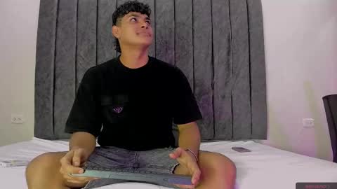 nicole_and_thiago online show from March 2, 2025, 1:05 pm