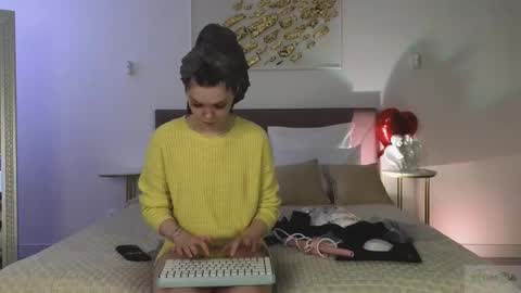 Nicole online show from March 1, 2026, 8:55 pm