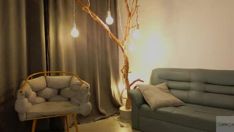 Nicole online show from May 19, 2026, 9:10 pm