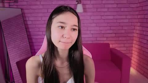 Snapshot of nicole_brownie chatting on March 10, 2026, 7:57 am Nicole online show from March 10, 2026, 7:57 am