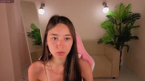 Snapshot of nicole_brownie chatting on June 22, 2026, 12:24 am Nicole online show from June 22, 2026, 12:24 am