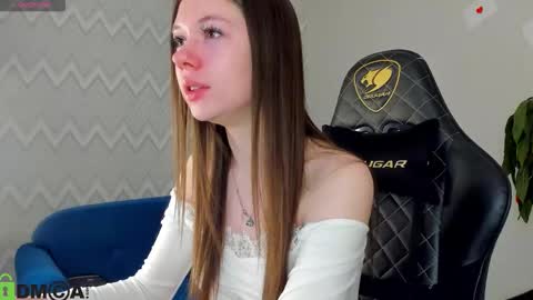 Snapshot of nicole_charm chatting on March 17, 2026, 11:52 pm GMT7TueWedThSu 0300am-0900am. Sa 1000am-0400pm online show from March 17, 2026, 11:52 pm