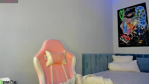 Snapshot of nicole_charm chatting on April 19, 2026, 10:34 pm GMT7TueWedThSu 0300am-0900am. Sa 1000am-0400pm online show from April 19, 2026, 10:34 pm