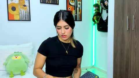 Snapshot of nicole_duran3095 chatting on January 21, 2025, 5:16 am Nick online show from January 21, 2025, 5:16 am