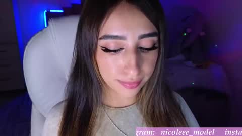 Nicole online show from November 18, 2025, 12:38 am