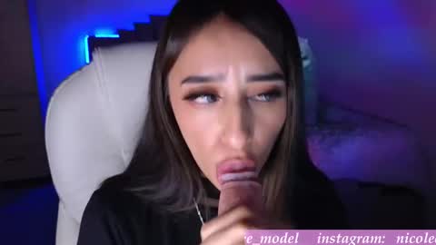 Nicole online show from December 5, 2025, 6:11 am