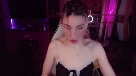 Nicole online show from May 9, 2026, 10:48 pm