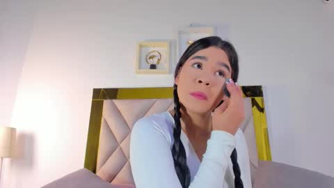 nicole_grace0 online show from September 20, 2025, 12:06 pm