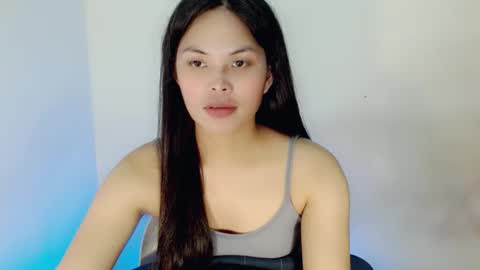 nicole_kiss01 online show from December 15, 2024, 1:43 pm