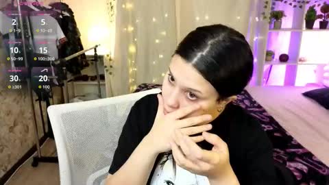 My name is Nicole. I m completely new here online show from November 8, 2025, 10:26 am