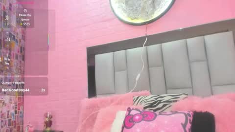 Snapshot of nicole_rosales chatting on September 25, 2025, 8:12 pm nicole_rosales online show from September 25, 2025, 8:12 pm