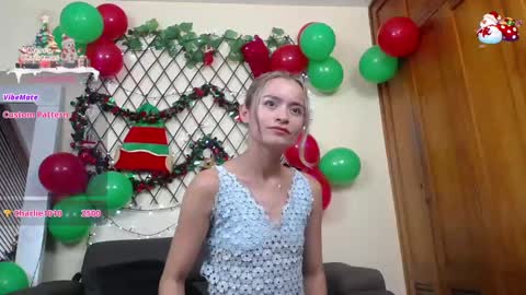 Nicole Santana online show from December 27, 2024, 1:53 am