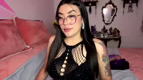 Nicole online show from September 30, 2025, 4:39 am