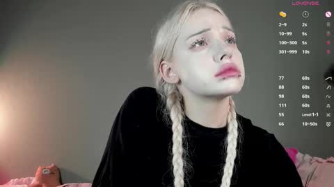 Snapshot of nicole_yo chatting on October 26, 2025, 3:40 pm Mary online show from October 26, 2025, 3:40 pm
