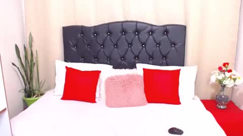 Snapshot of nicolechanell271 chatting on March 8, 2025, 3:17 am Nicole Chanel online show from March 8, 2025, 3:17 am