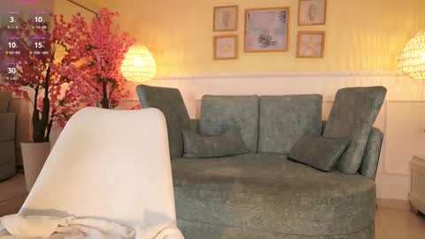 Nicole Crawft online show from November 8, 2025, 7:23 pm