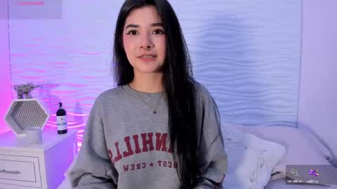 N I C O L E online show from March 11, 2025, 2:07 pm