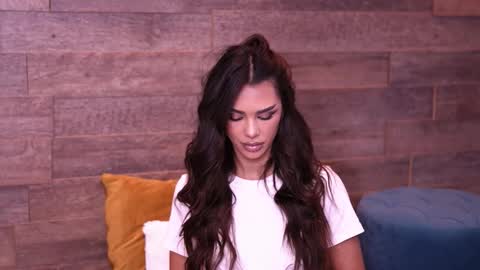 Nicole online show from October 10, 2025, 7:29 am