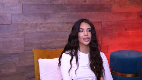 Nicole online show from December 20, 2025, 8:21 am