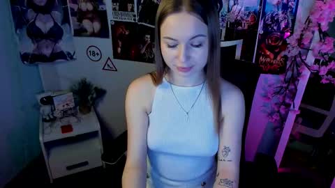 Nicole online show from November 15, 2025, 7:49 am