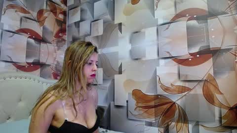 Snapshot of nicolee_millerr chatting on January 15, 2025, 3:18 pm nicolee millerr online show from January 15, 2025, 3:18 pm