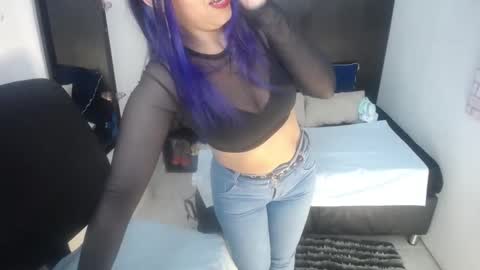 Snapshot of nicolee_millerr chatting on September 15, 2025, 12:16 pm nicolee millerr online show from September 15, 2025, 12:16 pm