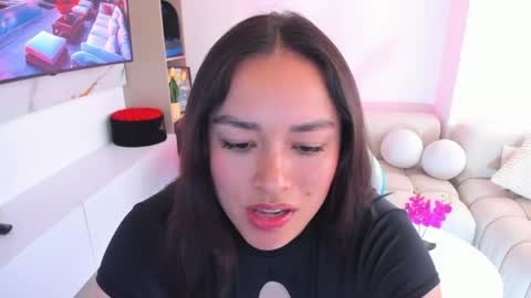 Snapshot of nicoleeorson chatting on April 18, 2026, 7:29 pm Nicolle online show from April 18, 2026, 7:29 pm