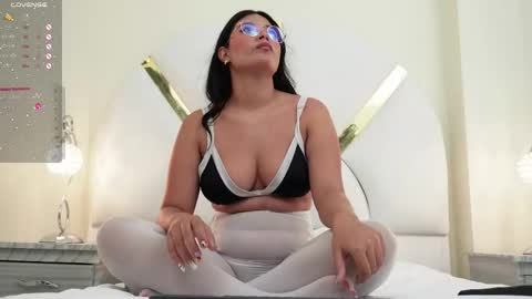 Nicol Flores  GMT-5 1530-2200  online show from November 16, 2025, 1:28 pm