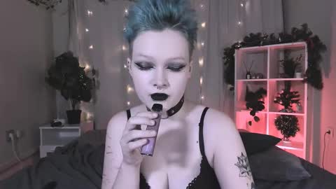 Nicole online show from December 21, 2024, 3:03 am