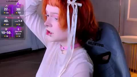 Snapshot of nicolefloret chatting on September 21, 2025, 8:43 pm Nicole online show from September 21, 2025, 8:43 pm