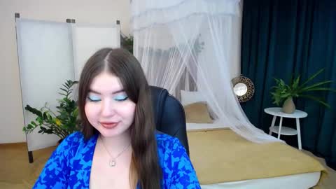 nicolefoxery online show from December 4, 2024, 6:22 am