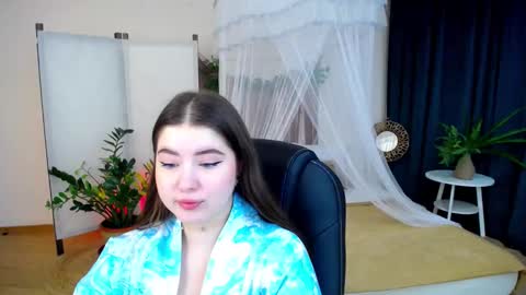 nicolefoxery online show from December 6, 2024, 3:19 am