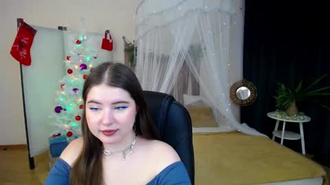nicolefoxery online show from December 17, 2024, 6:45 am