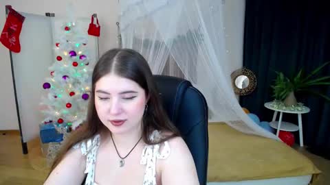 nicolefoxery online show from January 15, 2025, 9:24 am