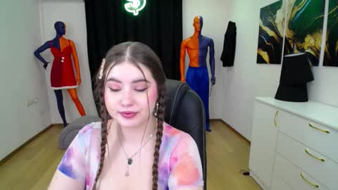 nicolefoxery online show from January 27, 2025, 6:20 pm