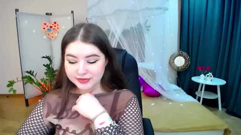 nicolefoxery online show from February 18, 2025, 7:09 pm
