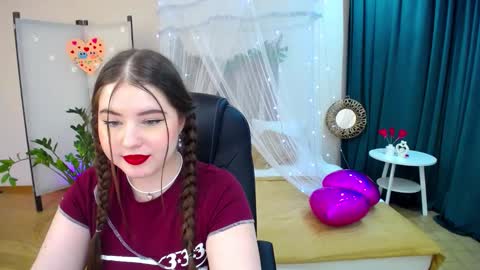 nicolefoxery online show from February 19, 2025, 9:36 pm