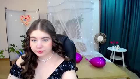 nicolefoxery online show from February 21, 2025, 3:12 am