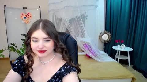nicolefoxery online show from February 21, 2025, 8:07 am