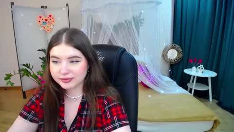 nicolefoxery online show from February 22, 2025, 9:45 am