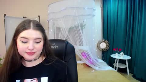 nicolefoxery online show from February 24, 2025, 4:26 pm