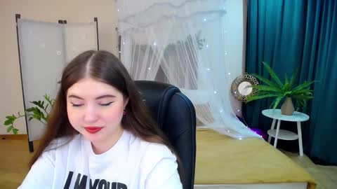 nicolefoxery online show from March 9, 2025, 6:21 pm
