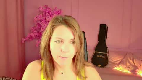 nicolehits online show from November 5, 2025, 9:31 am