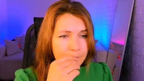 nicolehits online show from November 6, 2025, 5:30 am