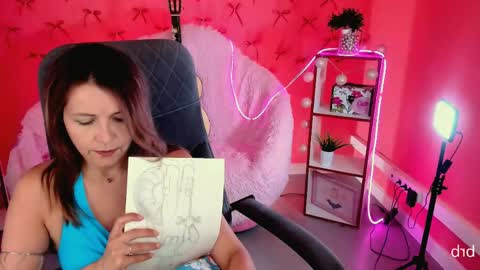 nicolehits online show from June 3, 2026, 2:33 pm