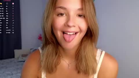 Nicole online show from May 2, 2026, 7:52 pm