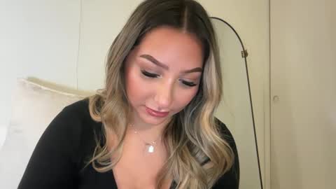 Snapshot of nicolelovesyou444 chatting on September 15, 2025, 11:21 am nicolelovesyou444 online show from September 15, 2025, 11:21 am