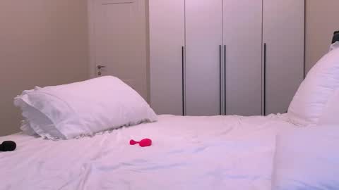 Snapshot of nicolemarani chatting on November 10, 2025, 5:06 am Nicole online show from November 10, 2025, 5:06 am