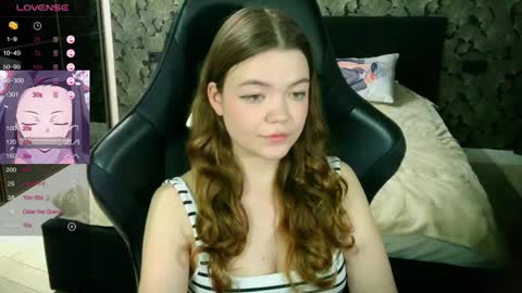 NicoleMeew online show from May 29, 2026, 7:56 pm